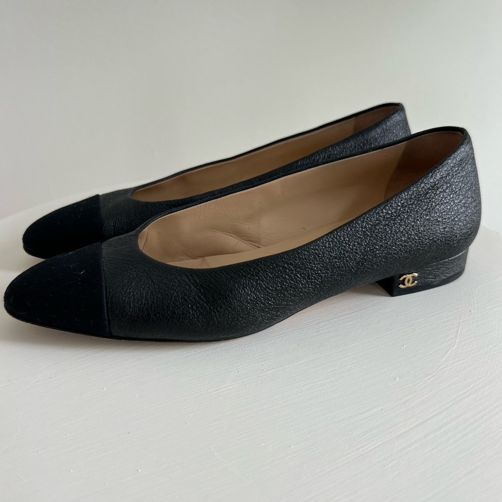CHANEL Black Flats G31321